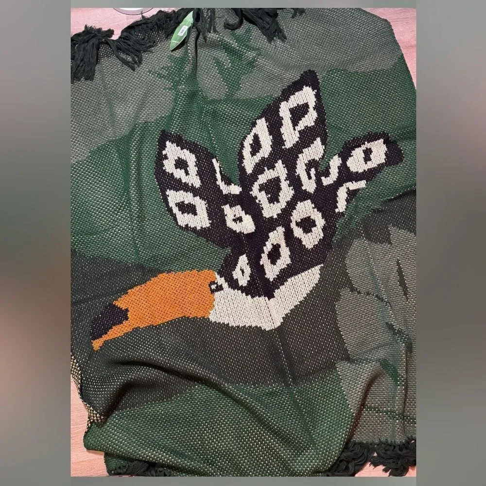 FARM Rio Chita Brazil Oh So Cozy Blanket, Toucan, NWT
